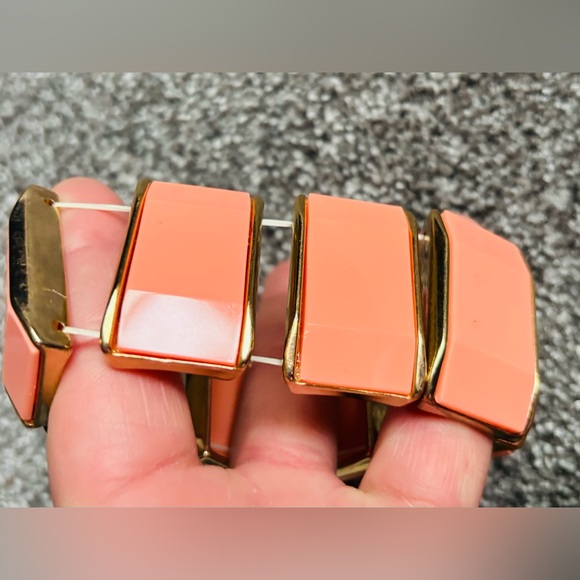 LOFT | STRETCH | CHUNKY | BLOCK | BRACELET |
CREAMSICLE | GOLD | OSFA | - Picture 6 of 13